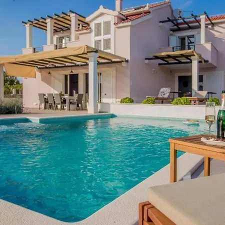 Adriatic Pearl * Grohote